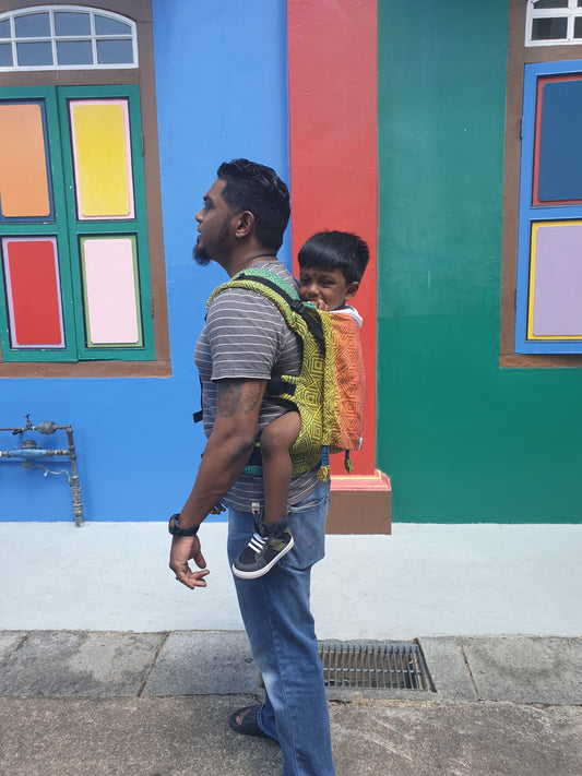 Babywearing helps Dads bond with baby