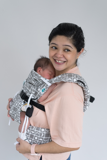 Lali Baby Carrier - Grey Moon Chase