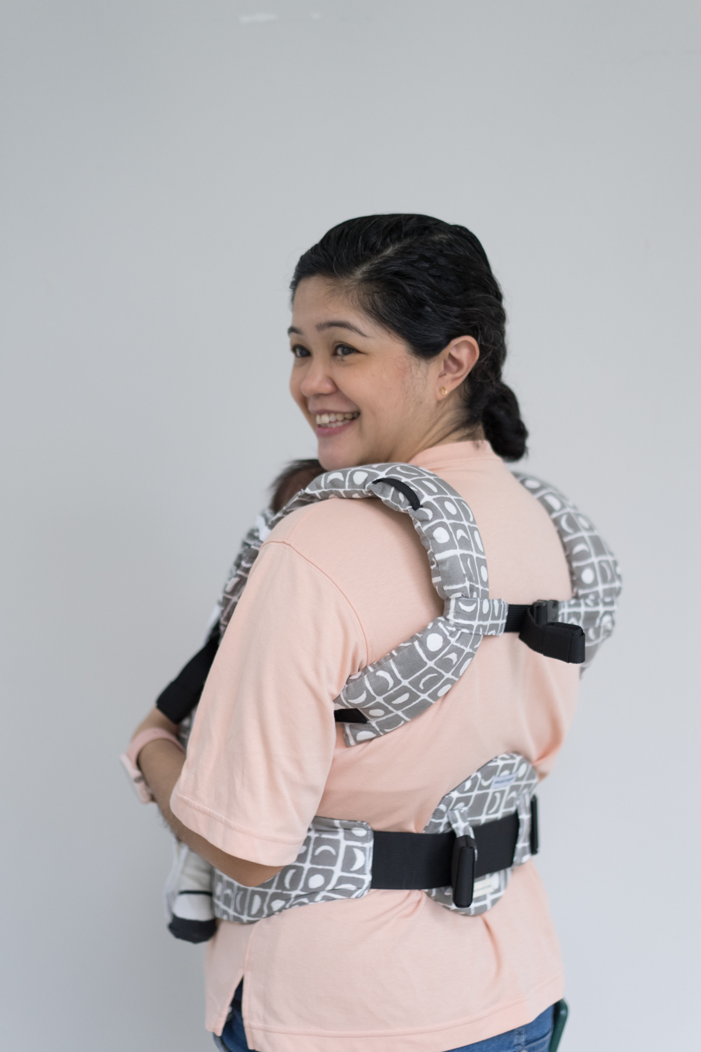 Lali Baby Carrier - Grey Moon Chase